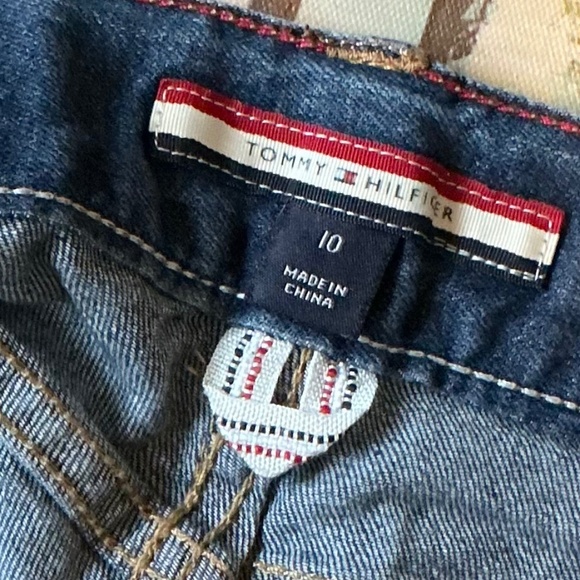 TOMMY HILFIGER - Boy’s Distressed Jeans - Picture 7 of 10